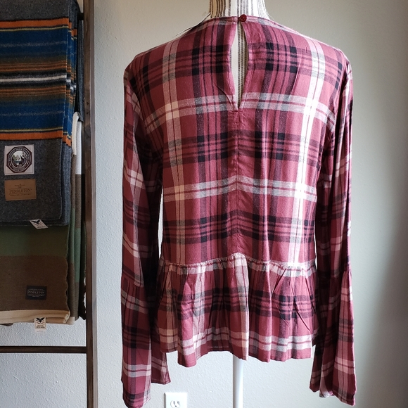 Tilly's long sleeve peplum top - Picture 3 of 5